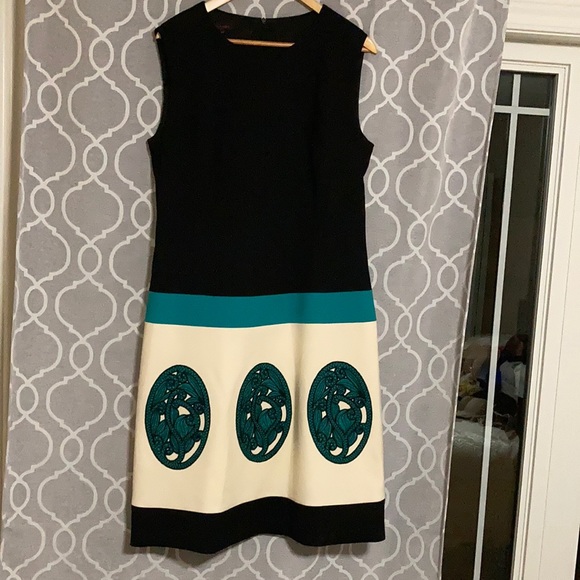 Escada Dresses & Skirts - Gorgeous Escada dress